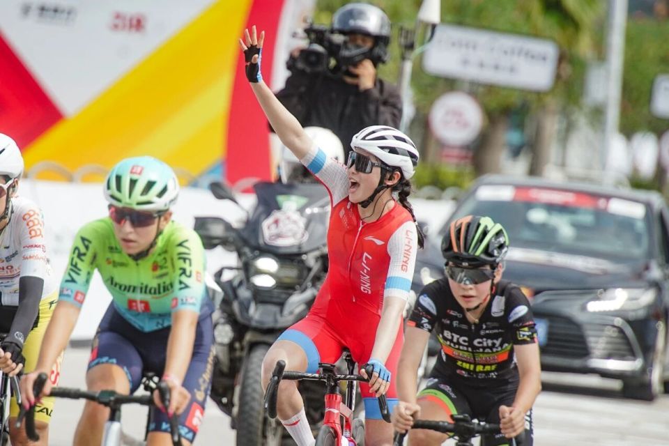 南宁城市赛, 亨德森