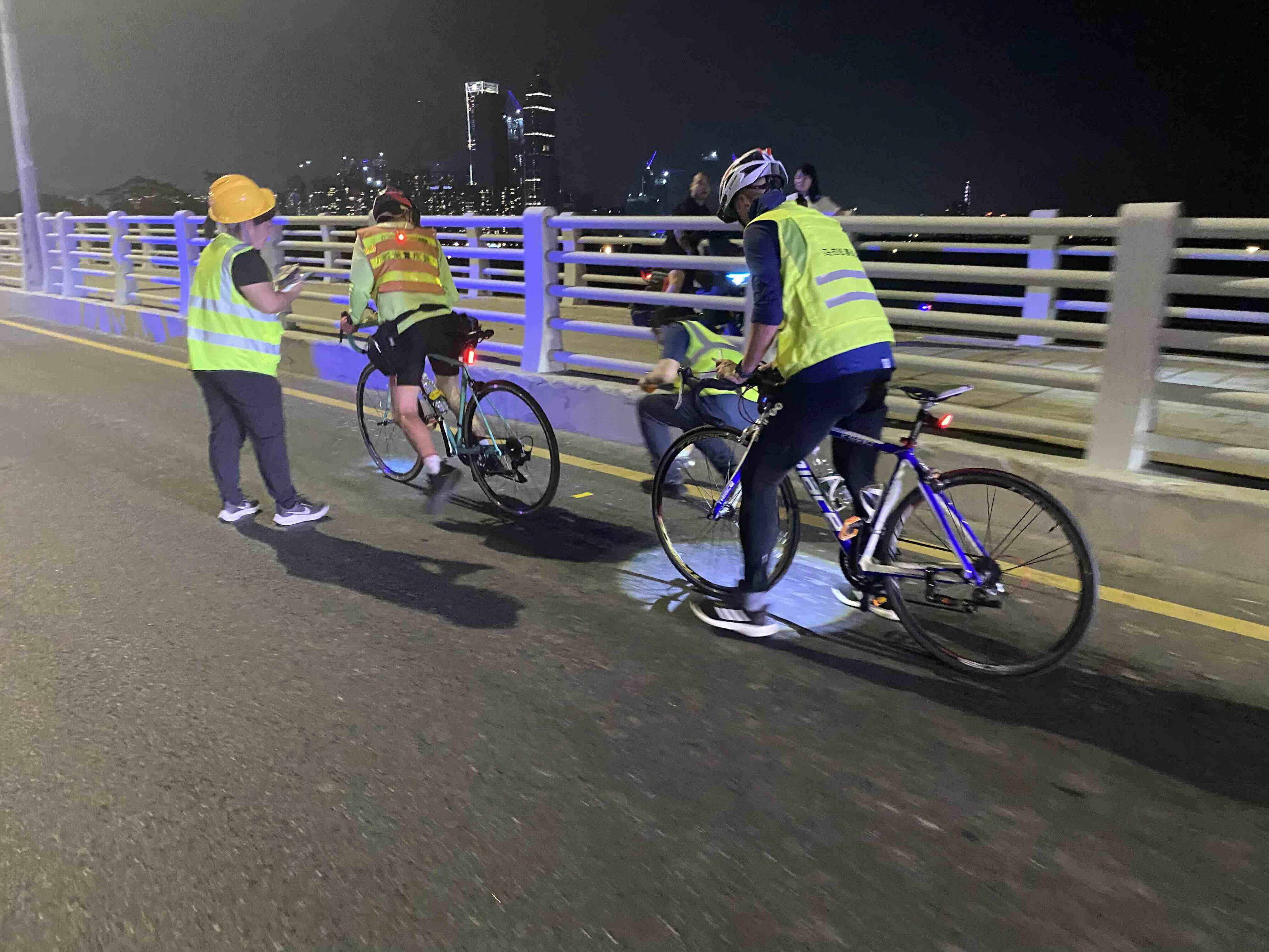 定国际规范, 昼夜奋战, 公里 定国际规范, 昼夜奋战, 公里